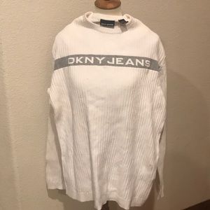 Men’s Xl white cable sweater.